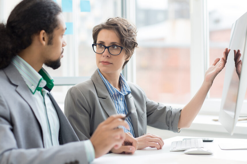 Leaders collaborating: diagnostic insight before prescribing solutions.